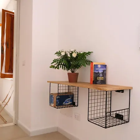 Sunset House Buggerru